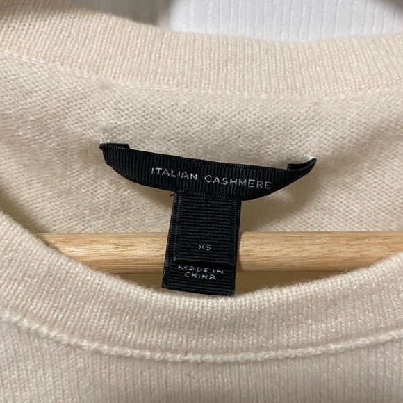 EC Italian Cashmere Cream Crew Neck Sweater size XS - Picture 2 of 3